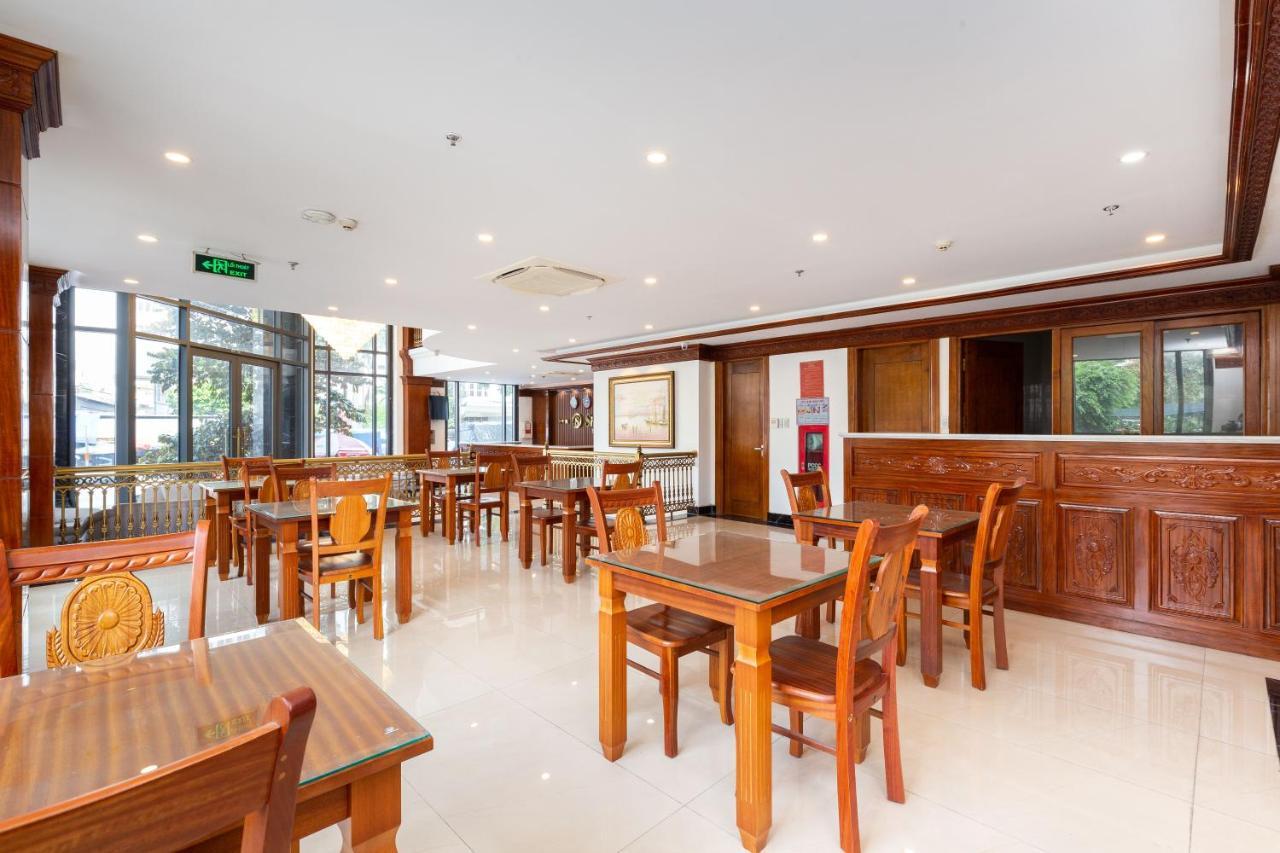 Silk Hong Ha Airport Hotel 호치민 외부 사진