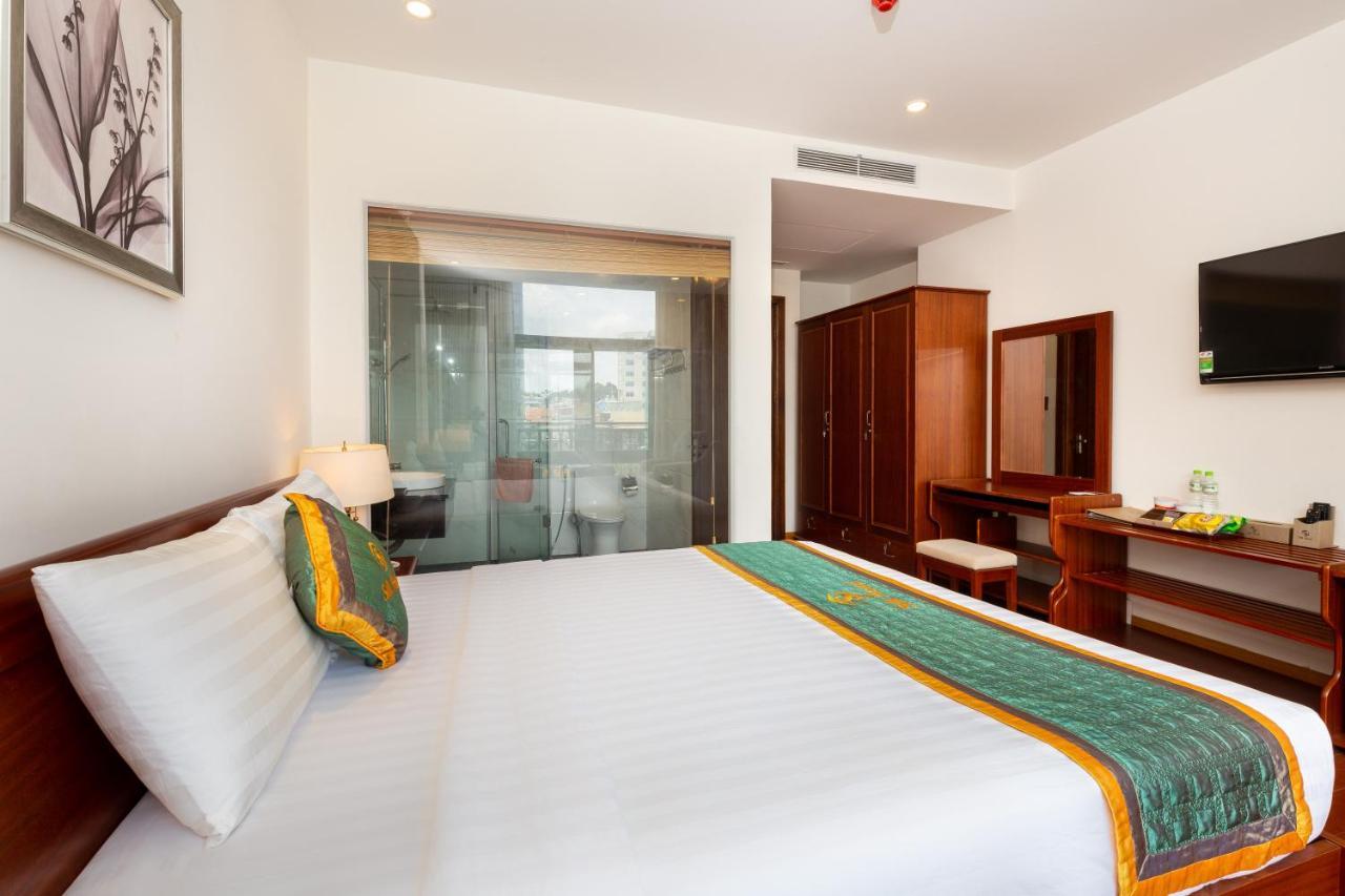 Silk Hong Ha Airport Hotel 호치민 외부 사진