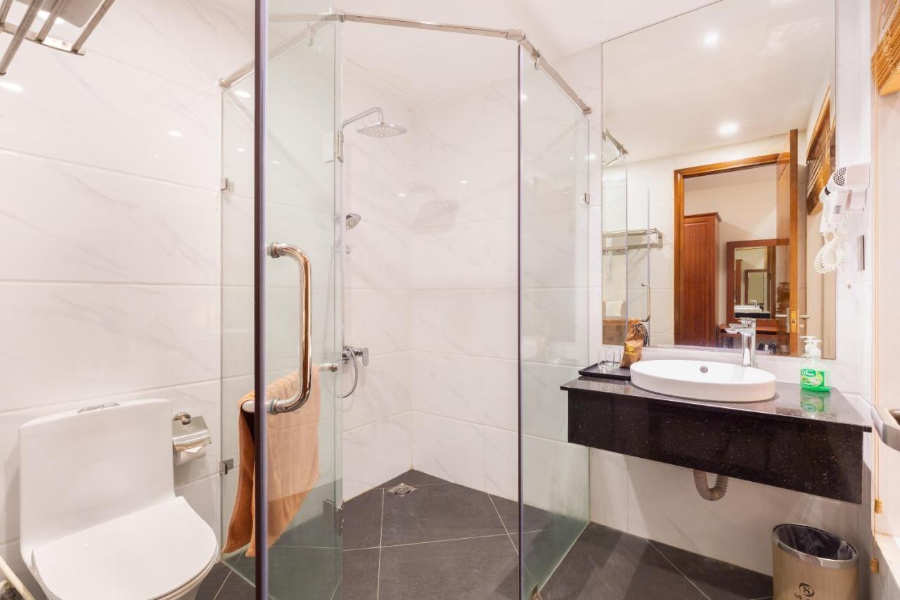 Silk Hong Ha Airport Hotel 호치민 외부 사진