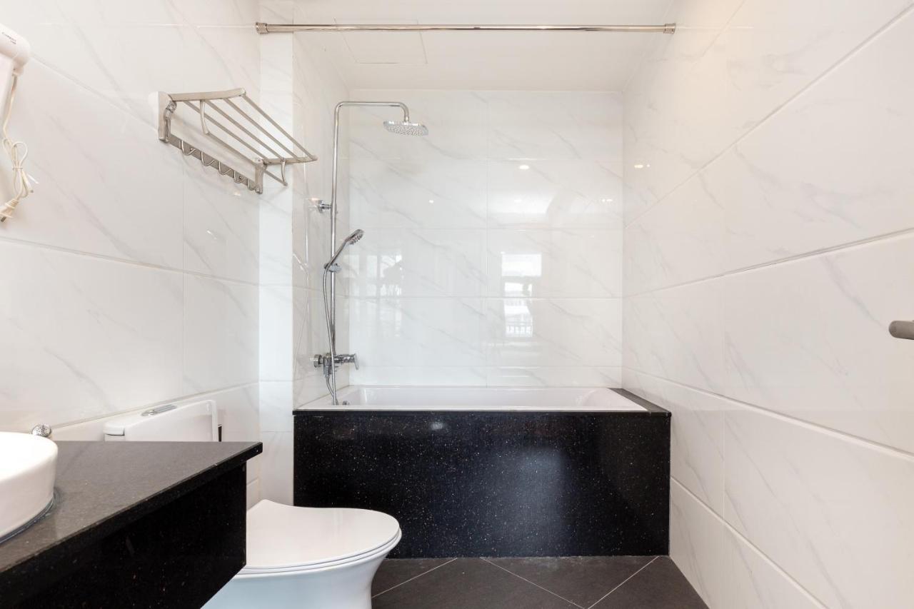 Silk Hong Ha Airport Hotel 호치민 외부 사진